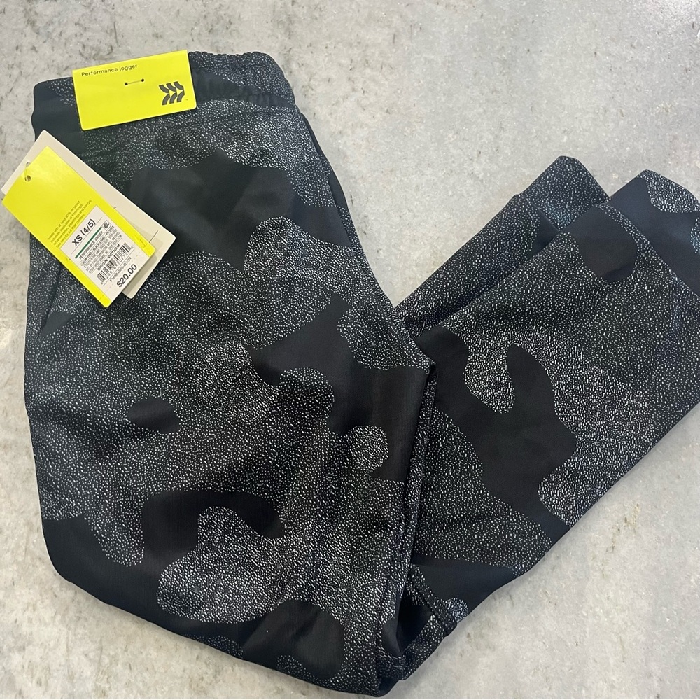 All in Motion Black and Gray Camouflage Kids Leggings